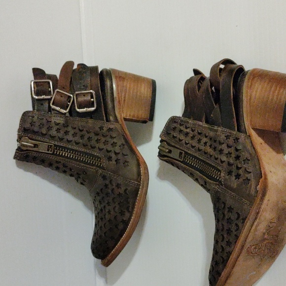 Rare FreeBird DAHLIA Brown Dahlia Star/ Moon Cutout Boots size 7 - Picture 5 of 15